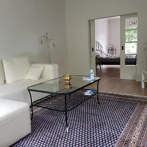 Apartment Ganze Mit Garten, BRE